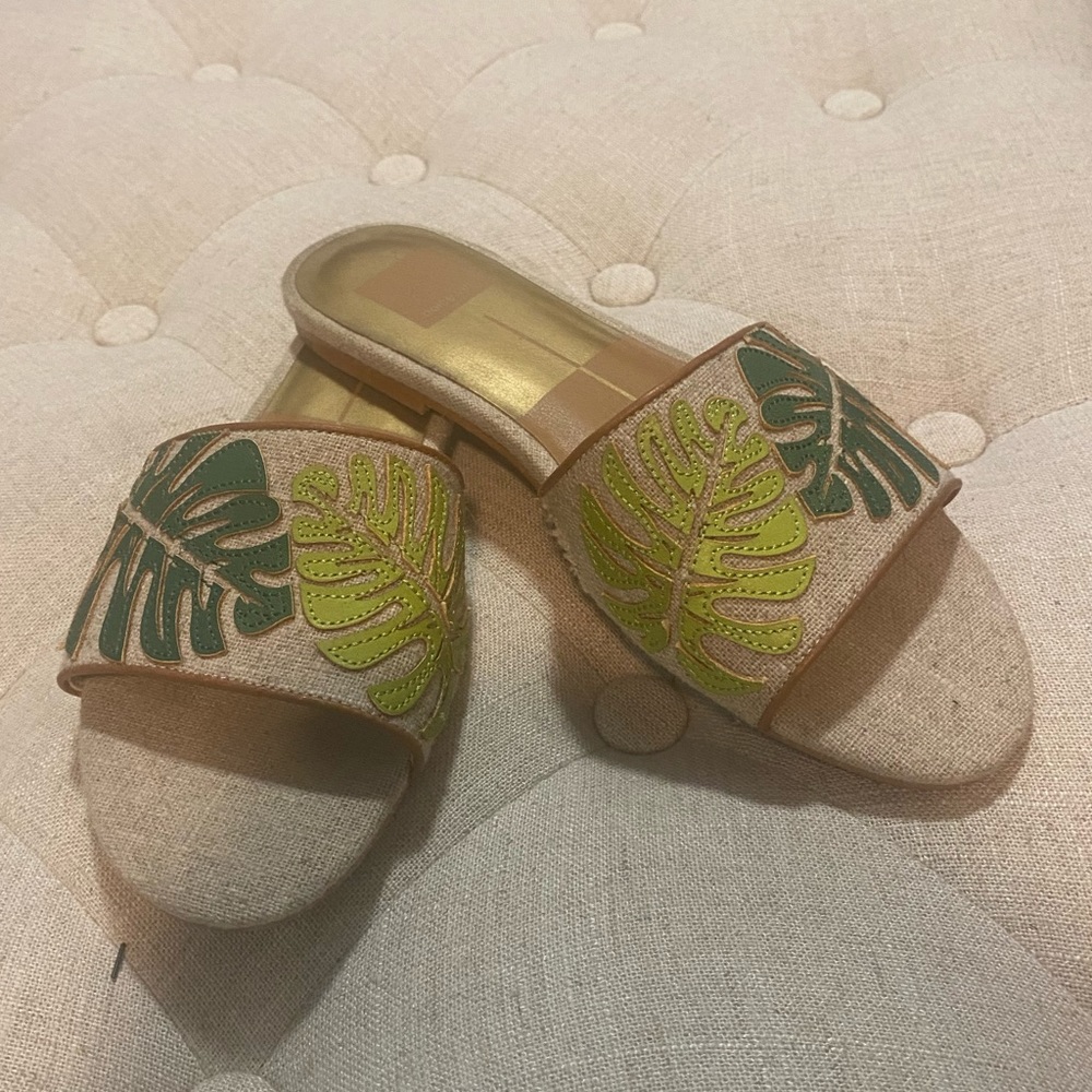 Dolce Vita tropical leaf slide on Sandal